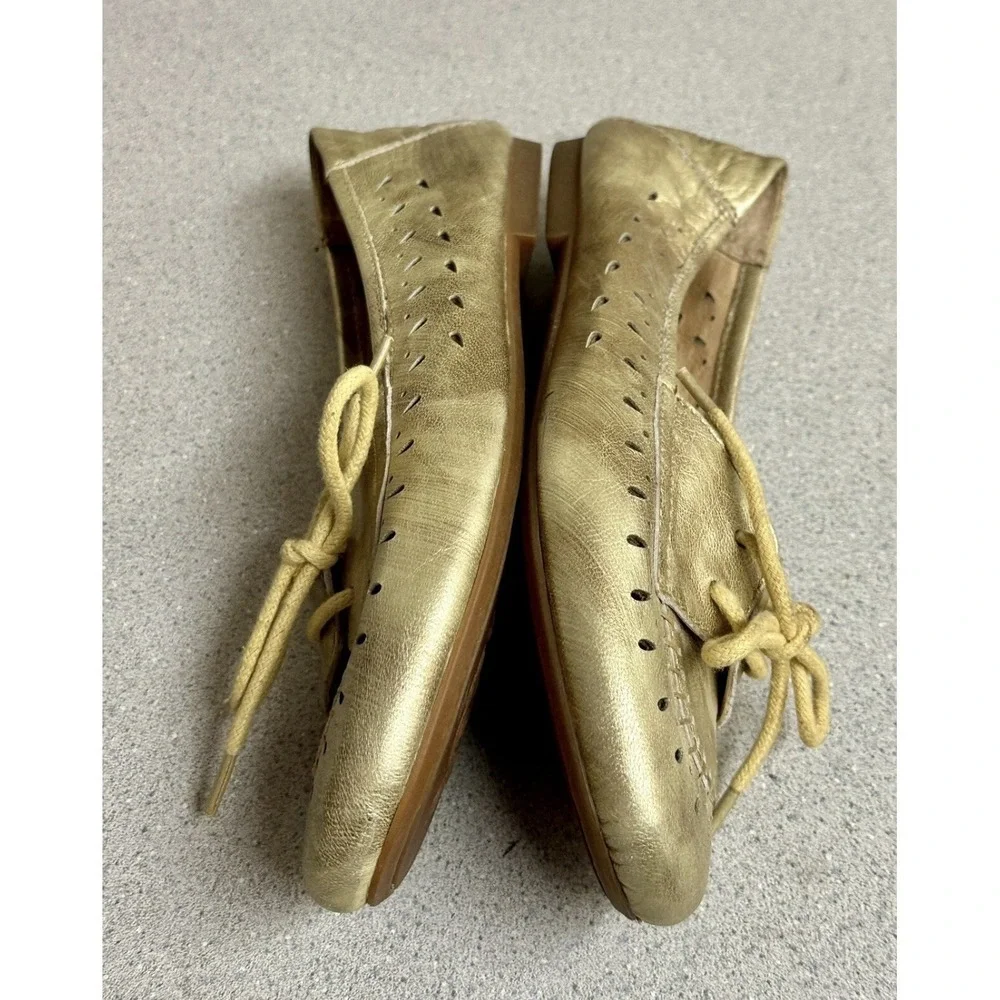 Born Gold Metallic Leather Ballet‎ Flats with Ties Size 6.5